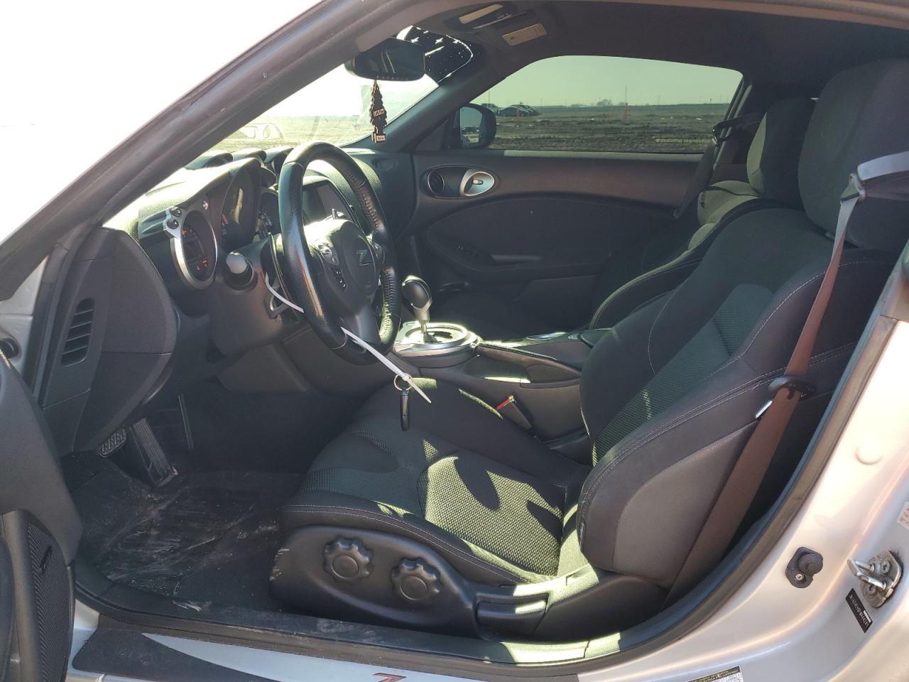 2015 Nissan 370Z - Image 7