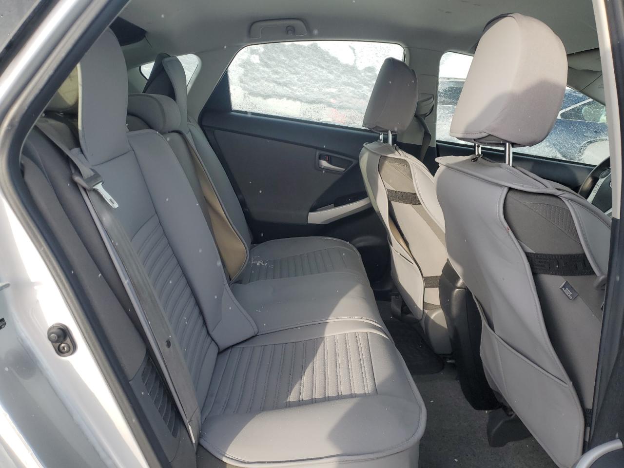 2012 Toyota Prius - Image 10