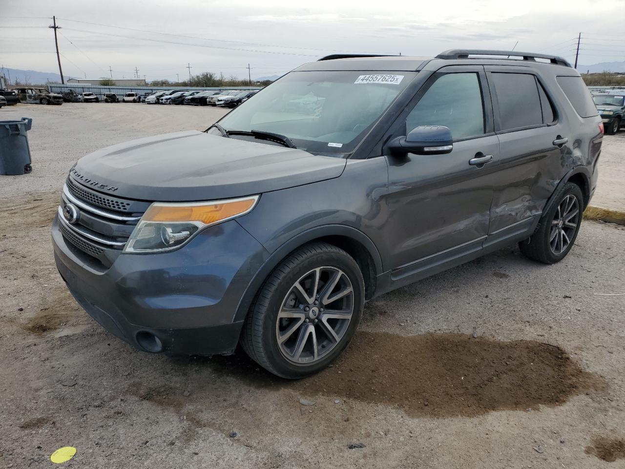 2015 Ford Explorer Xlt for Sale in Tucson, AZ - Side