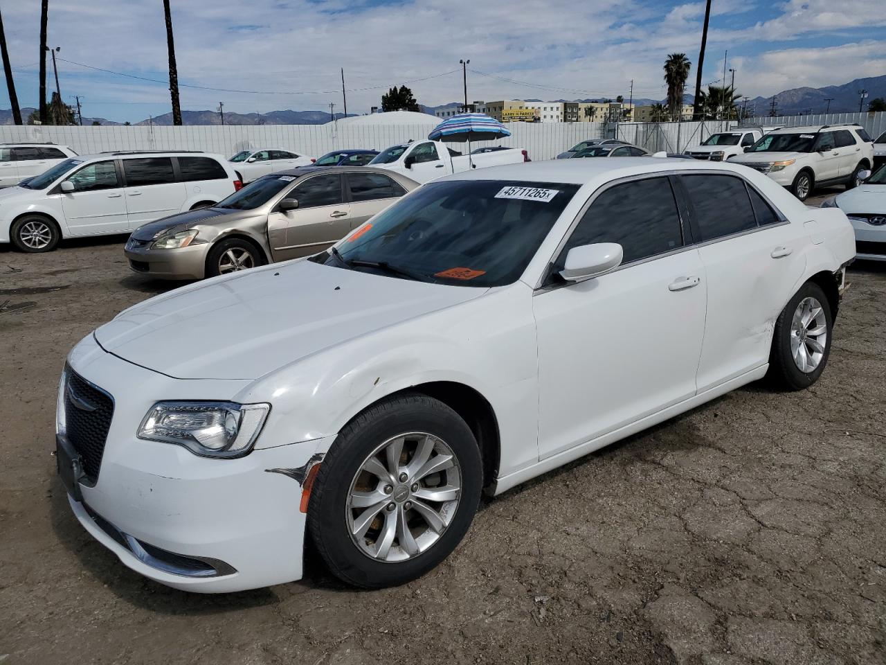 Van Nuys, CA에서 판매 중인 2015 Chrysler 300 Limited - All Over
