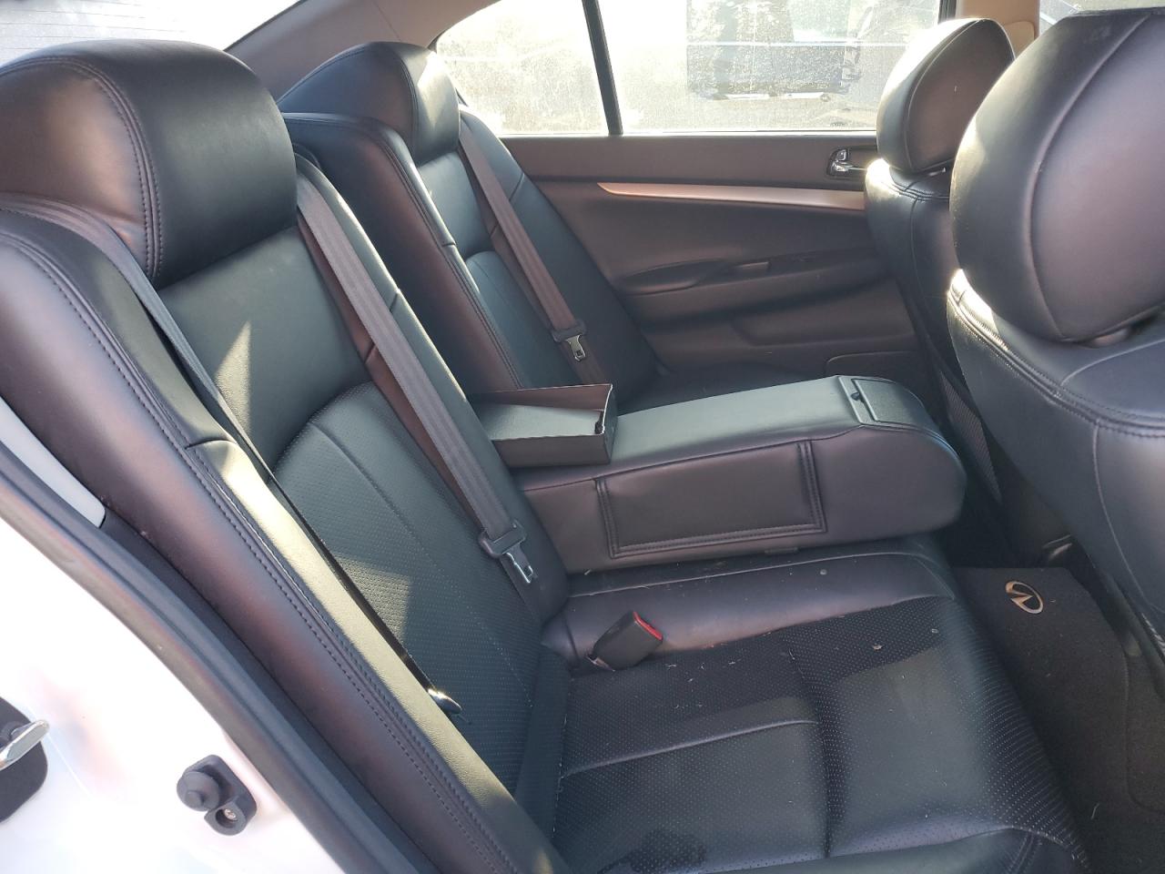 2010 Infiniti G - Image 10