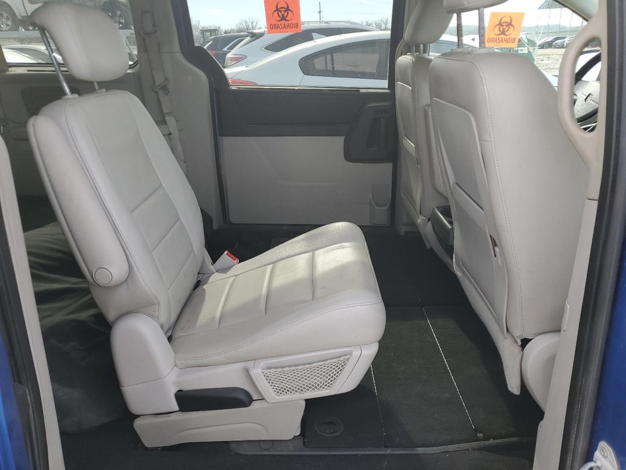 2008 Dodge Caravan - Image 12