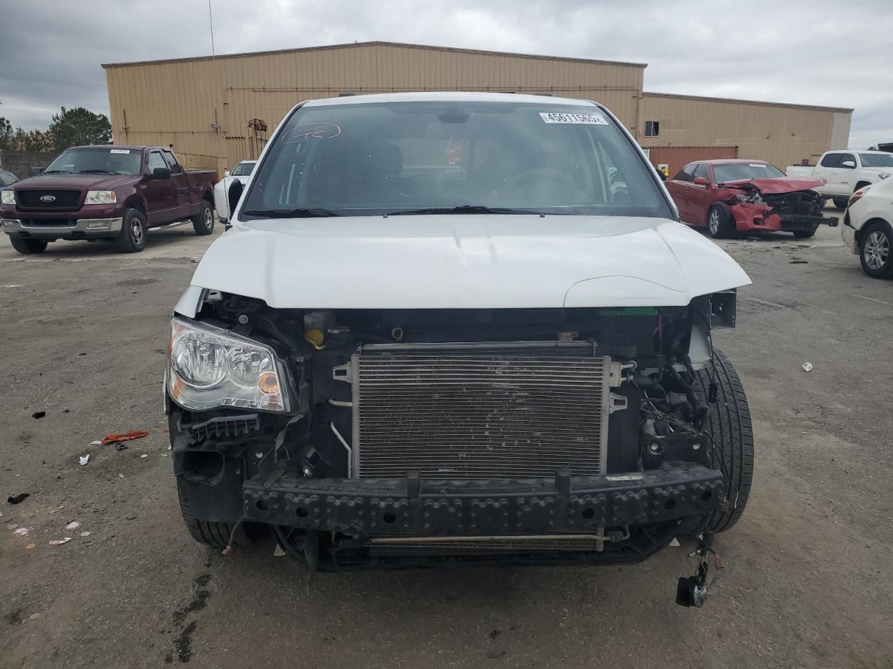 2019 Dodge Caravan - Image 5