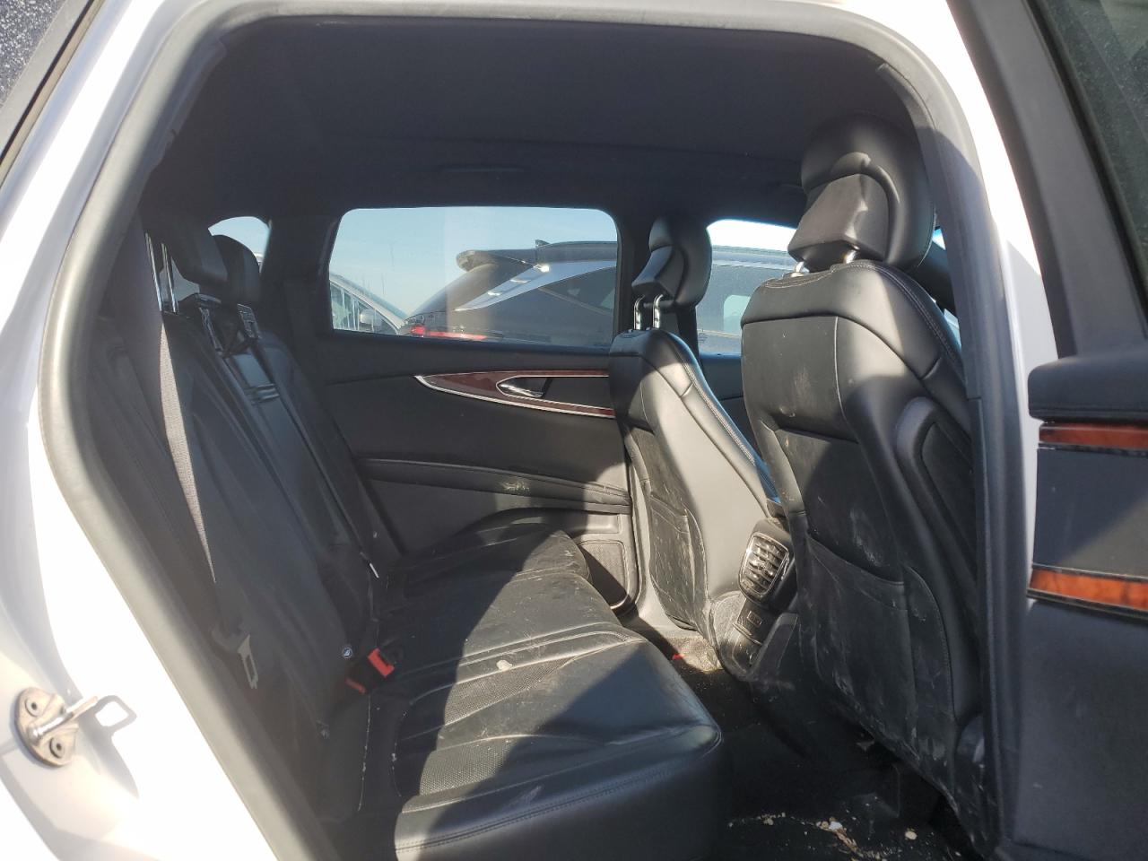 2019 Lincoln Nautilus - Image 10