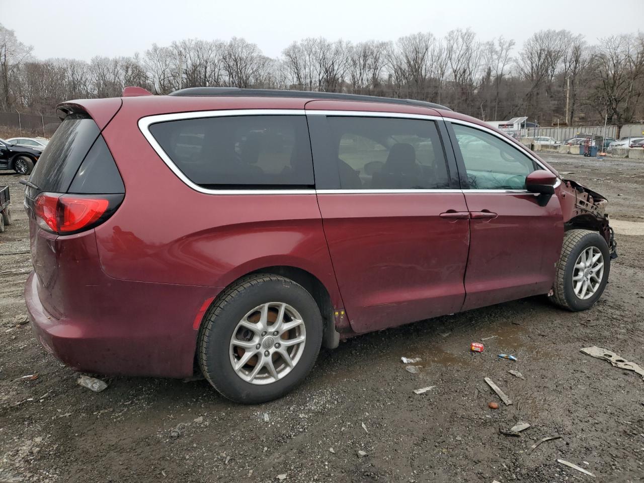 2020 Chrysler Voyager - Image 3