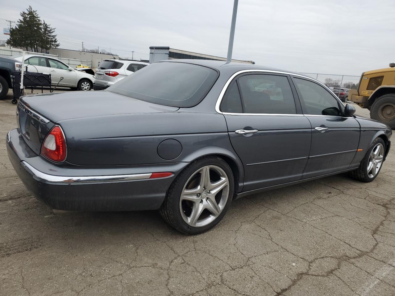 2005 Jaguar XJ - Image 3