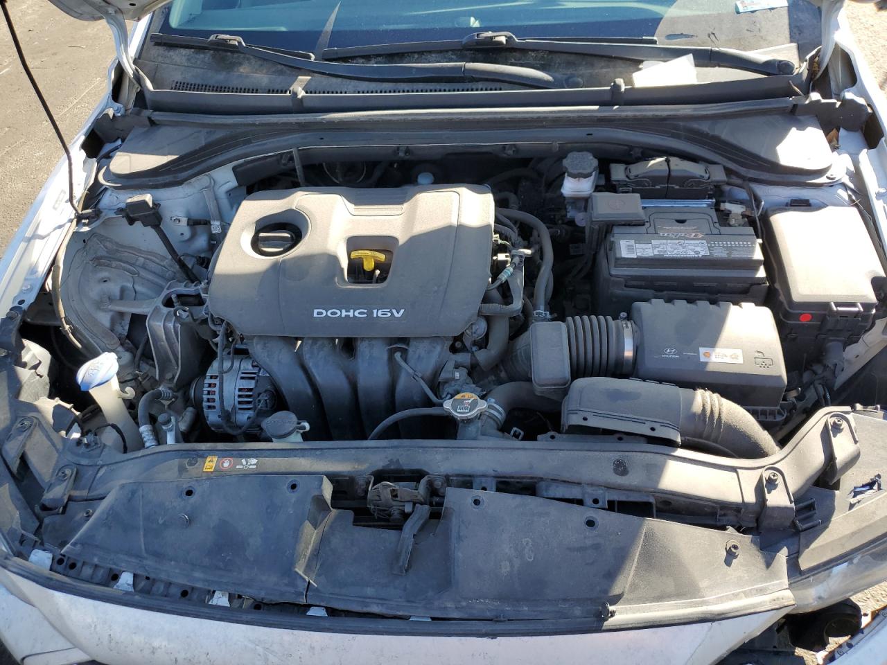 2017 Hyundai Elantra - Image 12