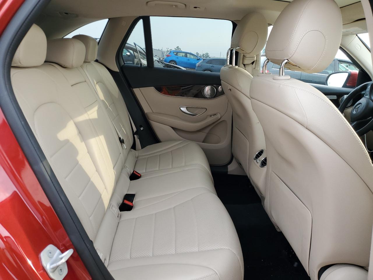 2016 Mercedes-Benz GLC - Image 11