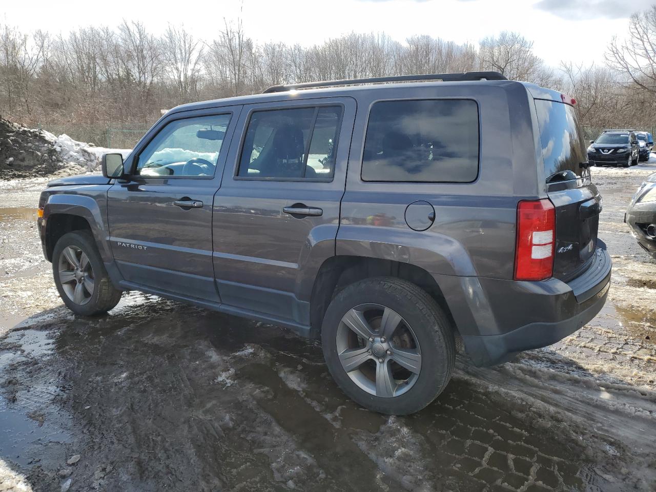 2015 Jeep Liberty (Patriot) - Image 2