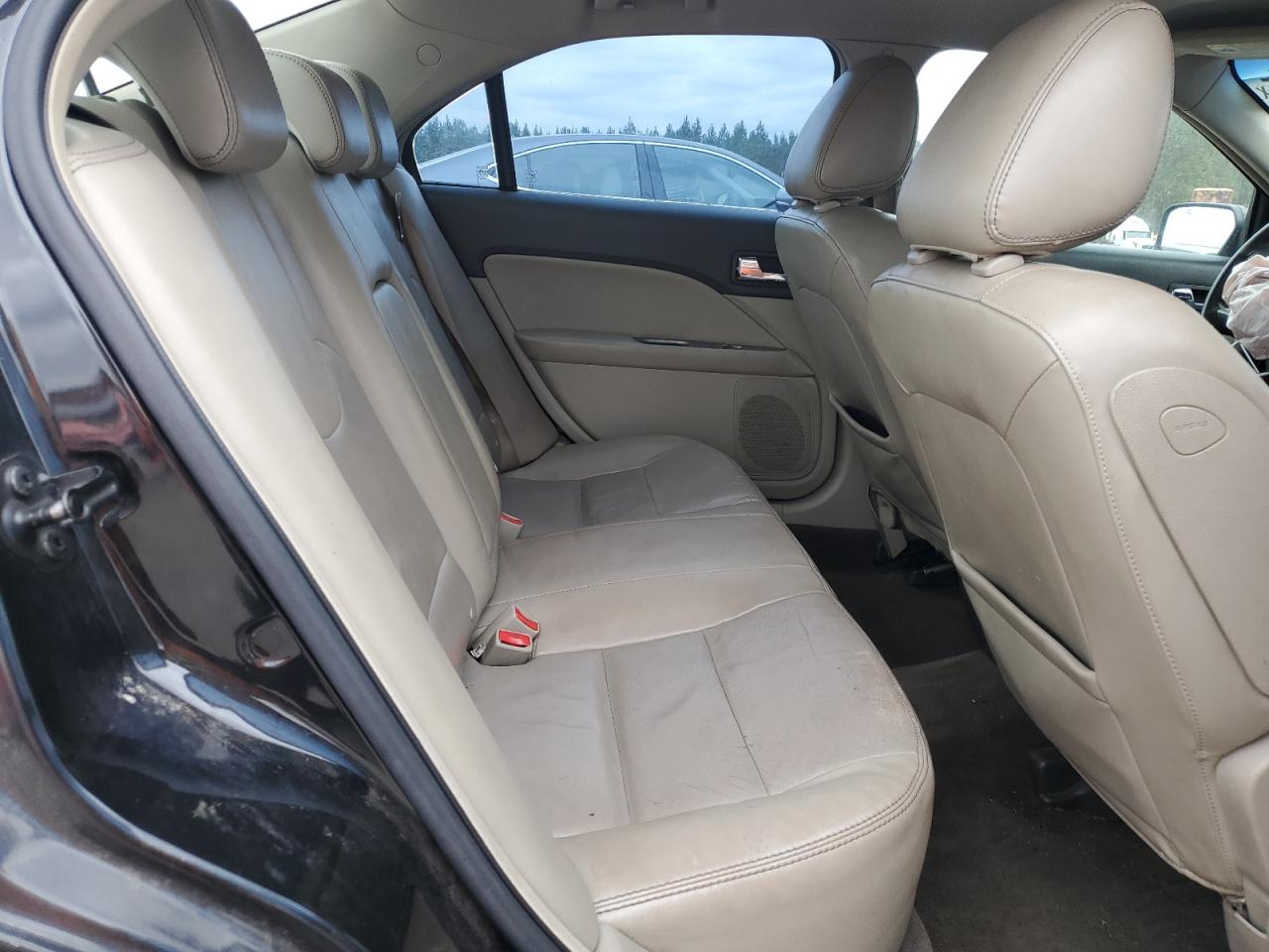 2010 Ford Fusion - Image 10