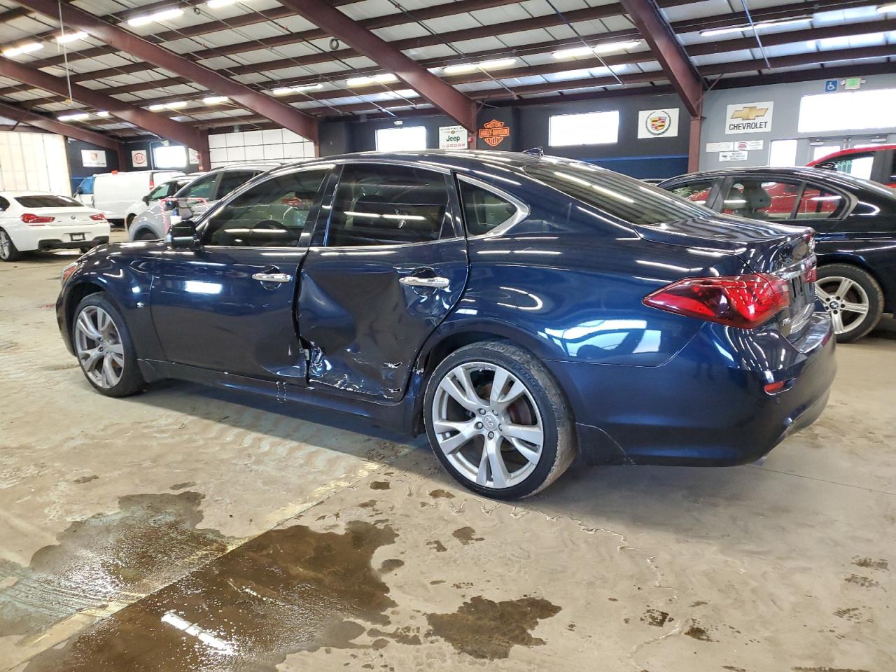 2016 Infiniti Q70 - Image 2