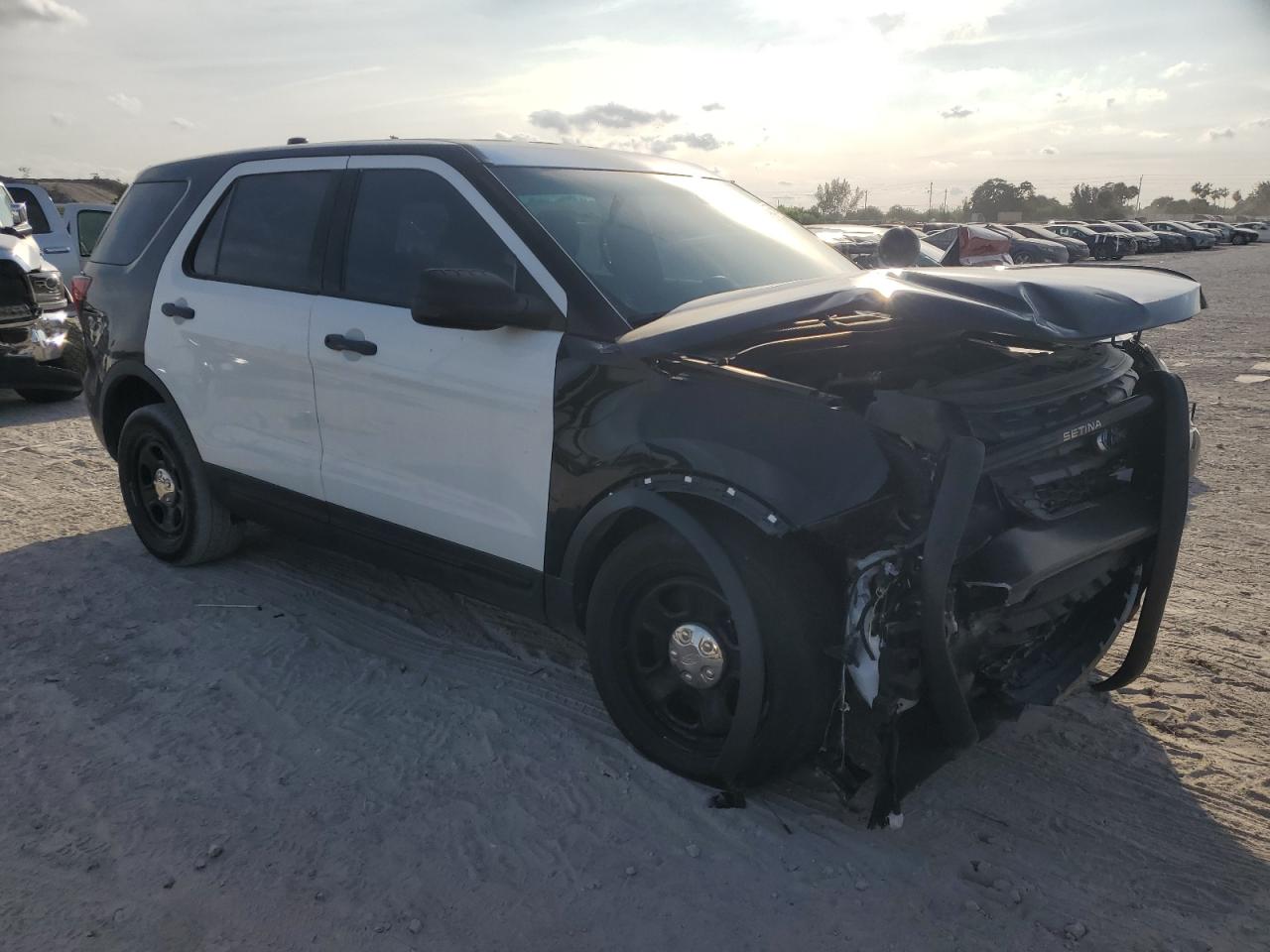 2017 Ford Explorer - Image 4