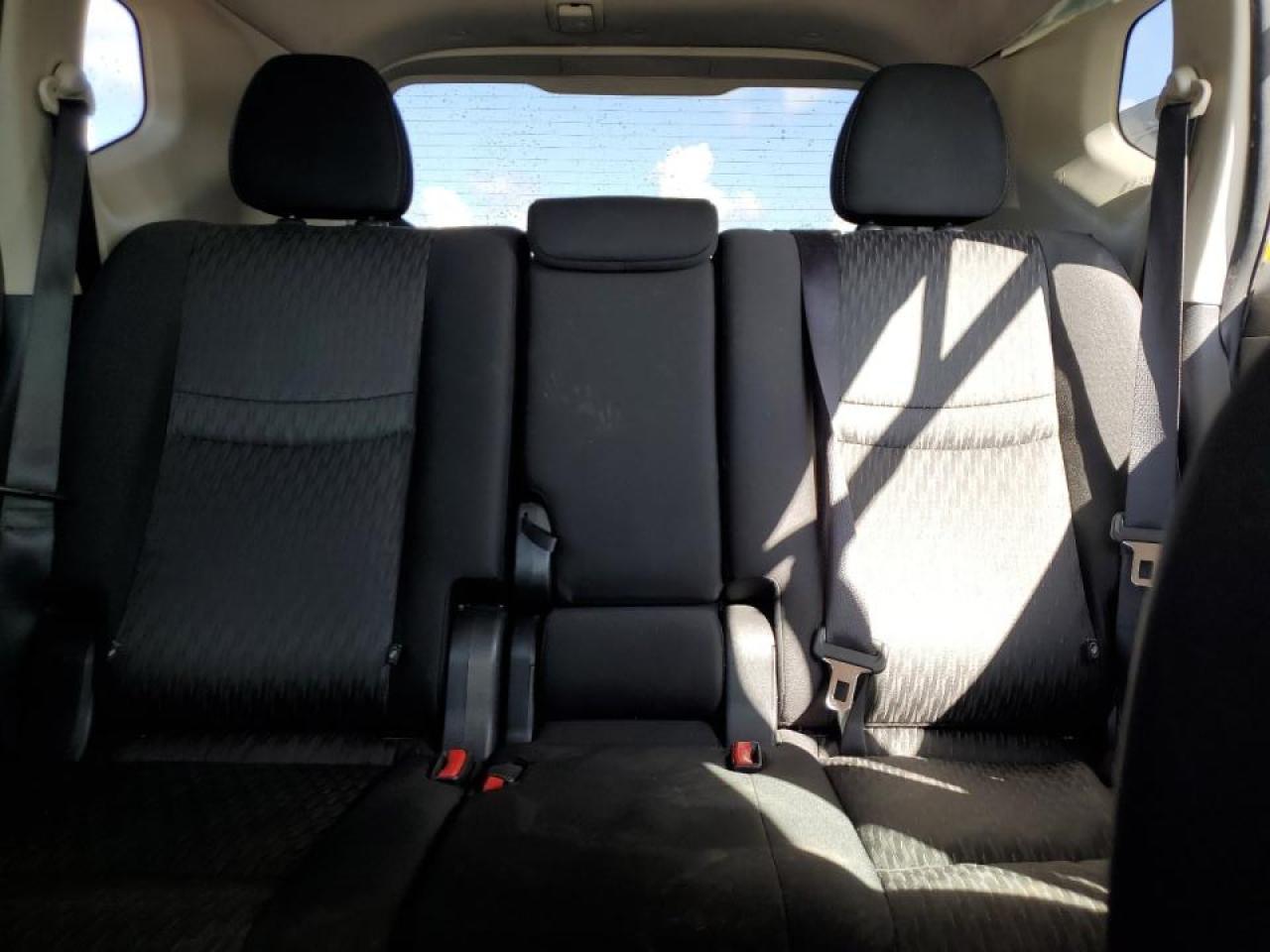 2020 Nissan Rogue - Image 10