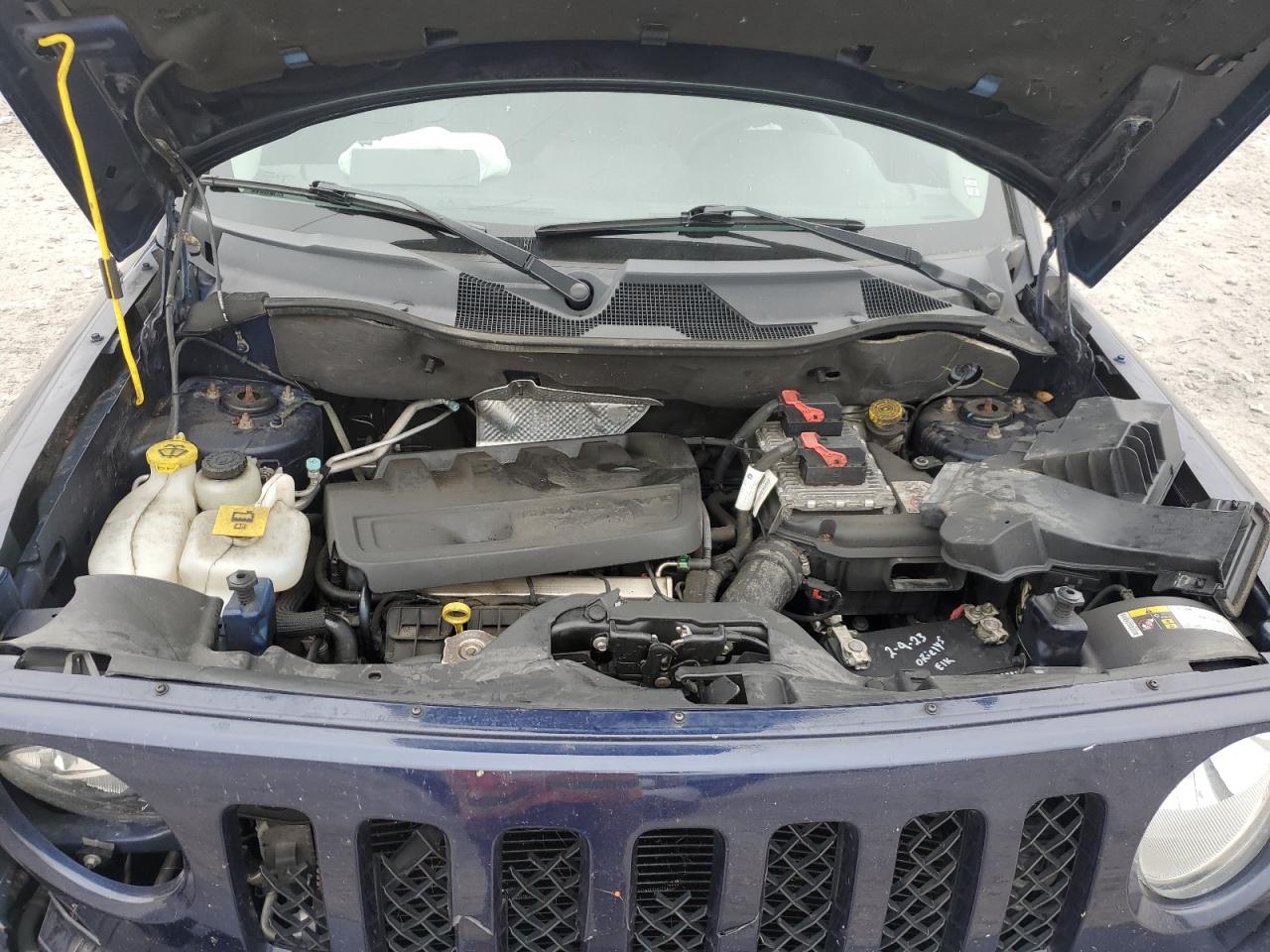 2016 Jeep Liberty (Patriot) - Image 12