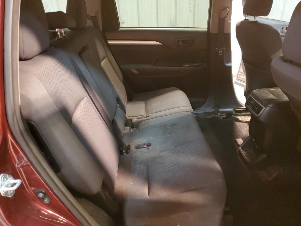 2016 Toyota Highlander - Image 12