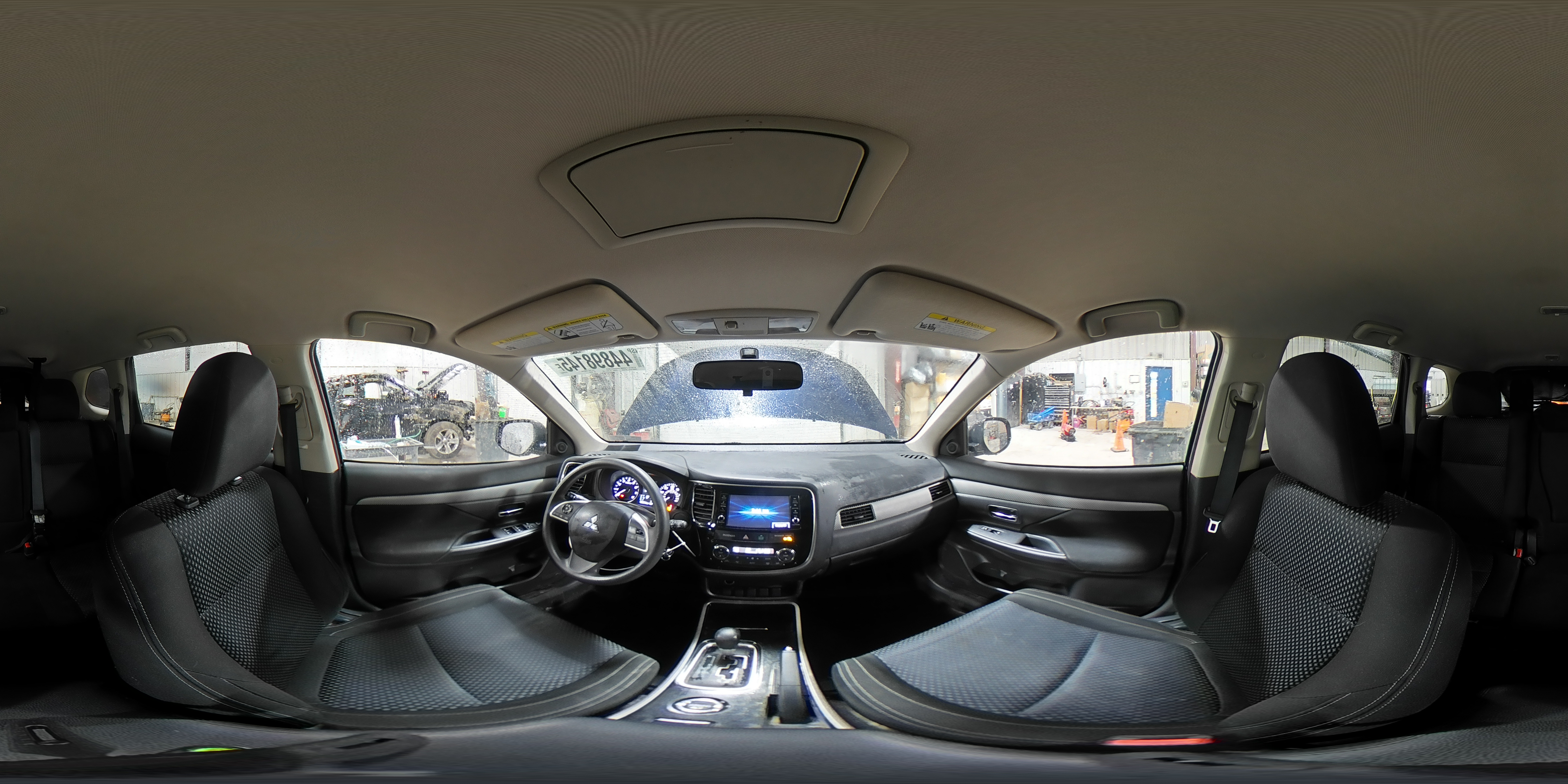 2018 Mitsubishi Outlander - Image 15