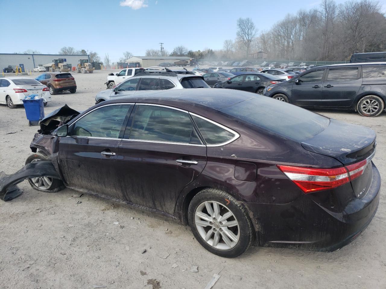 2014 Toyota Avalon - Image 2