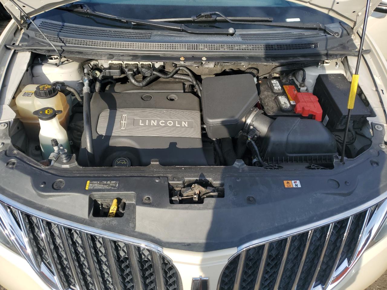 2015 Lincoln MKX - Image 13