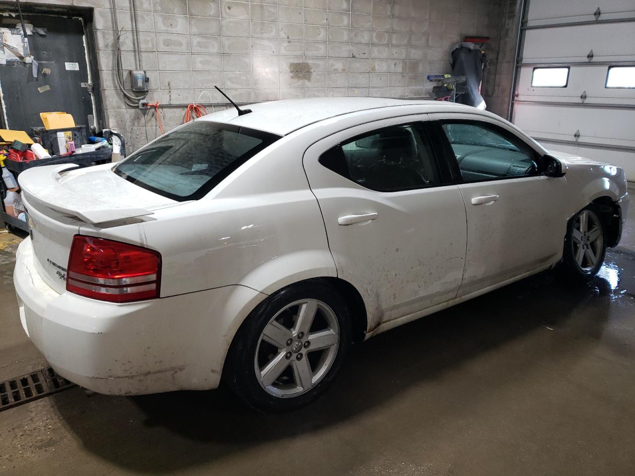 2010 Dodge Avenger - Image 3