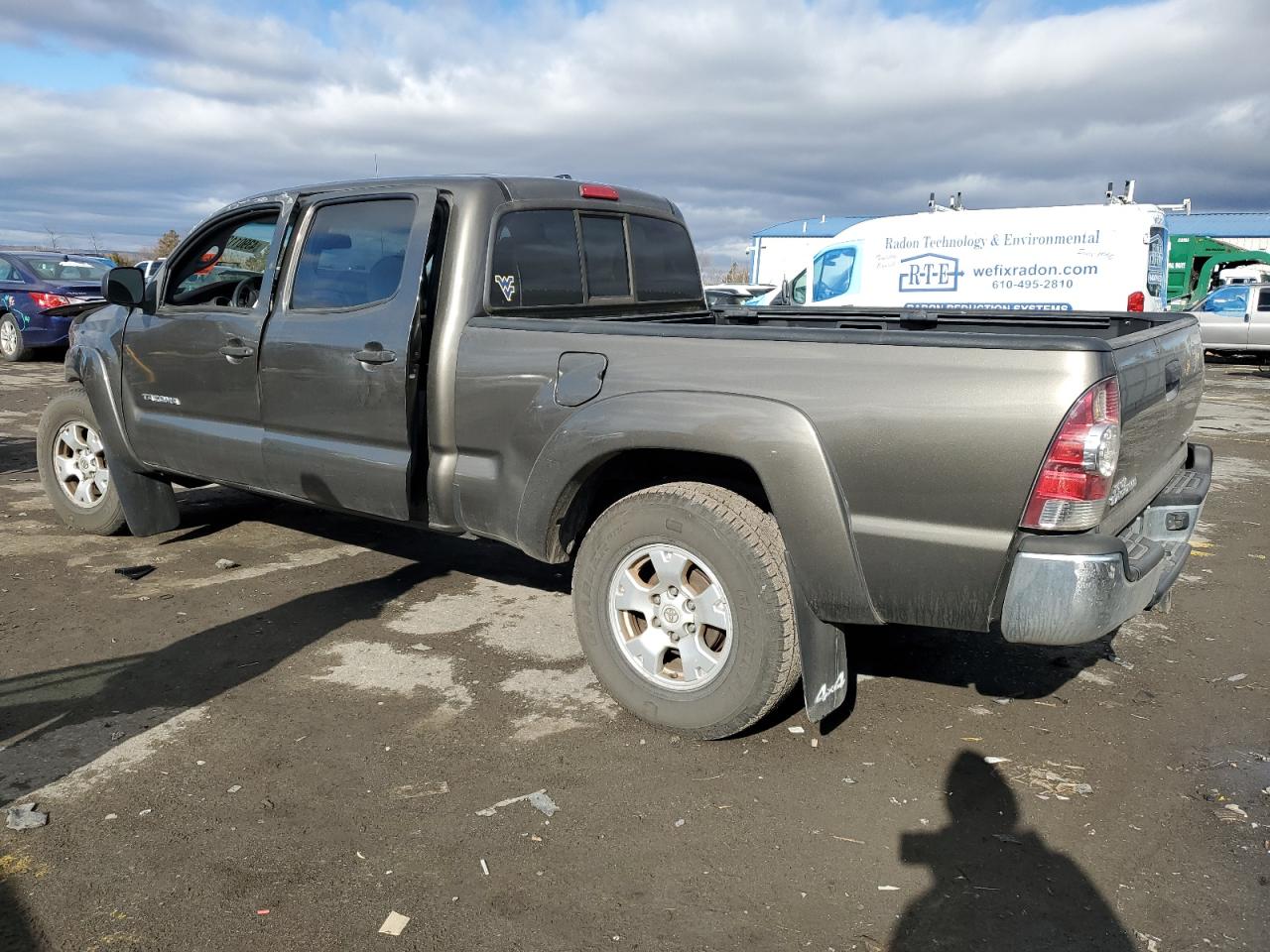 2011 Toyota Tacoma - Image 2