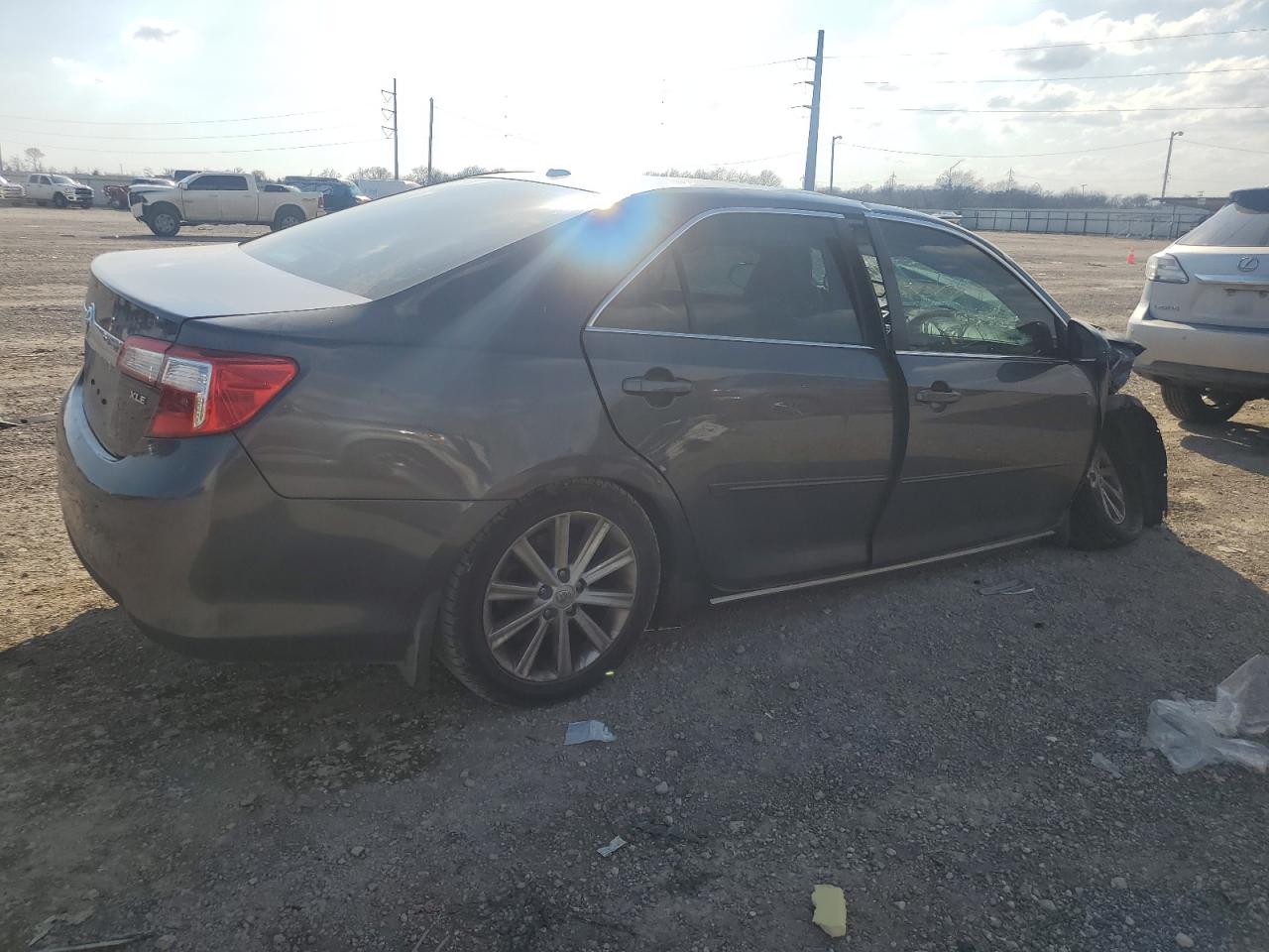2014 Toyota Camry - Image 3