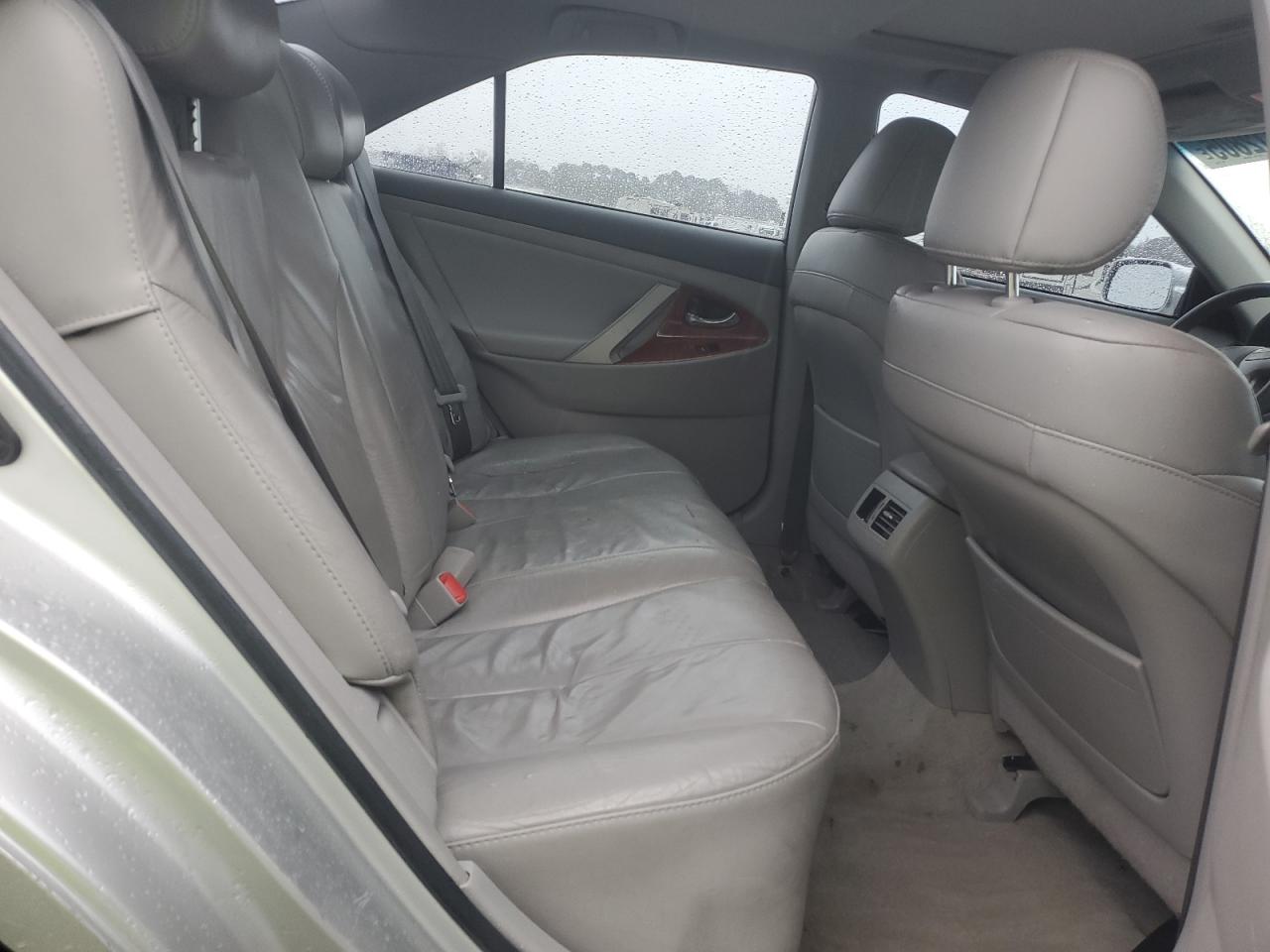 2010 Toyota Camry - Image 10
