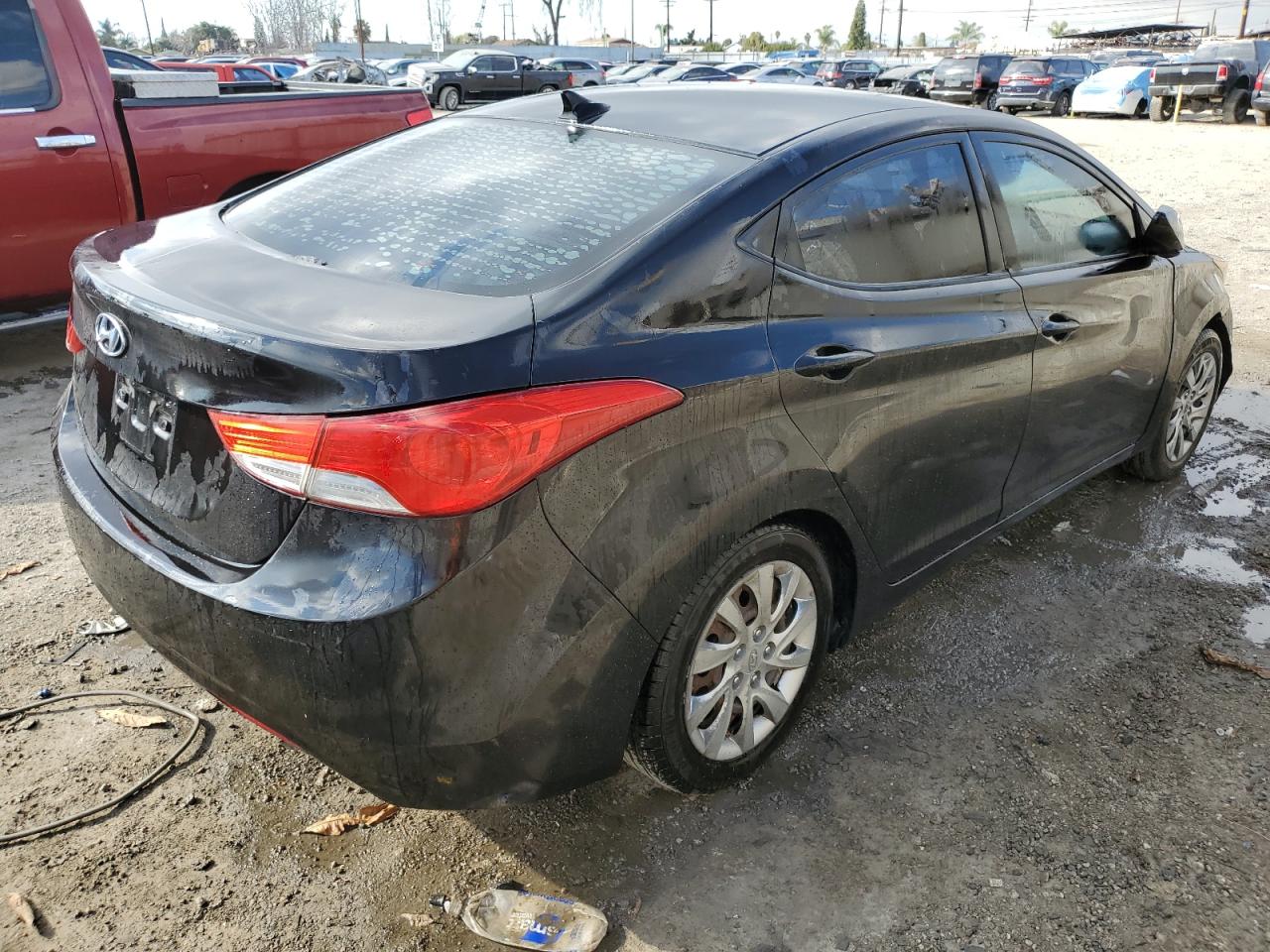 2012 Hyundai Elantra - Image 3