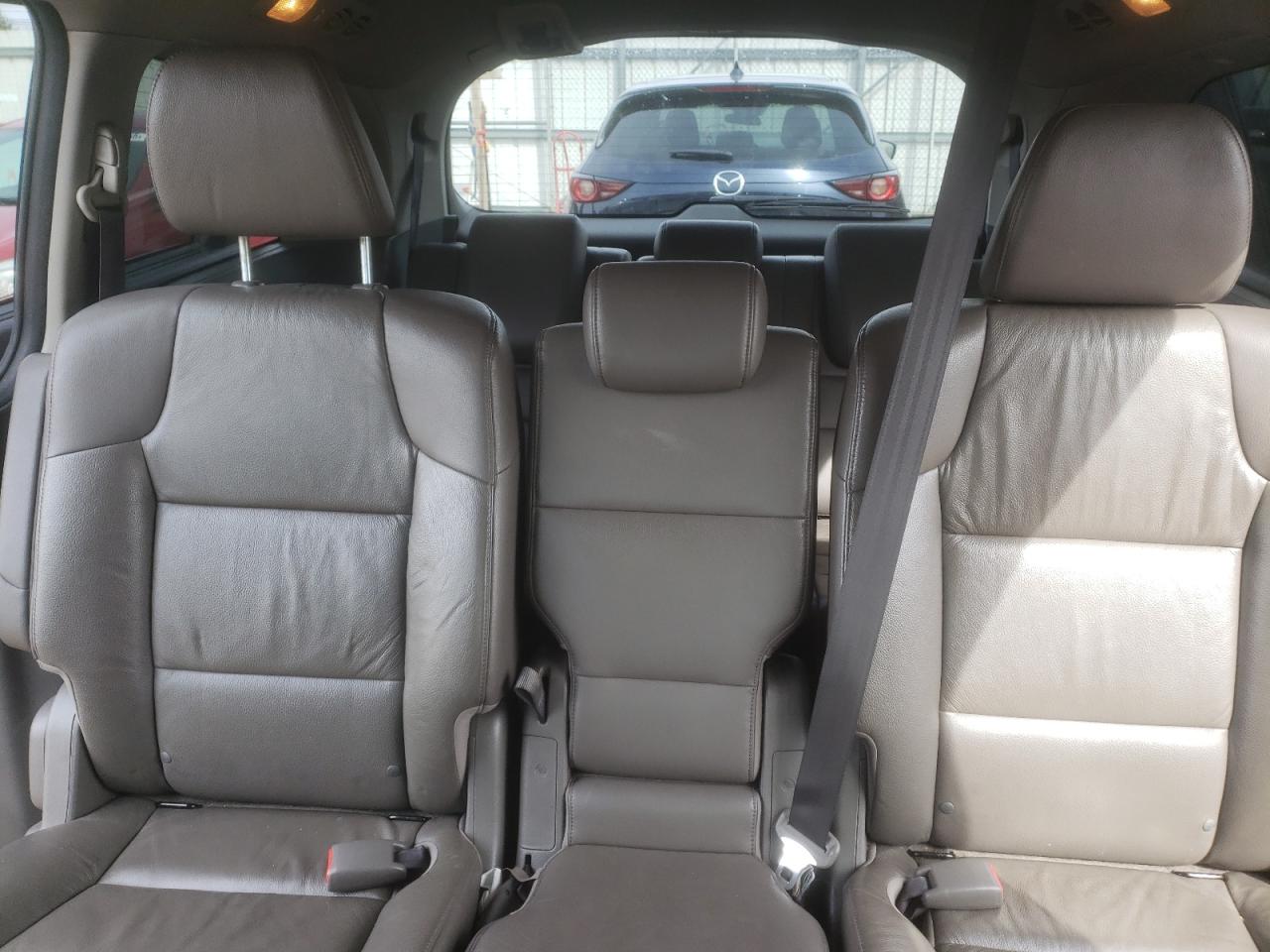 2011 Honda Odyssey - Image 10