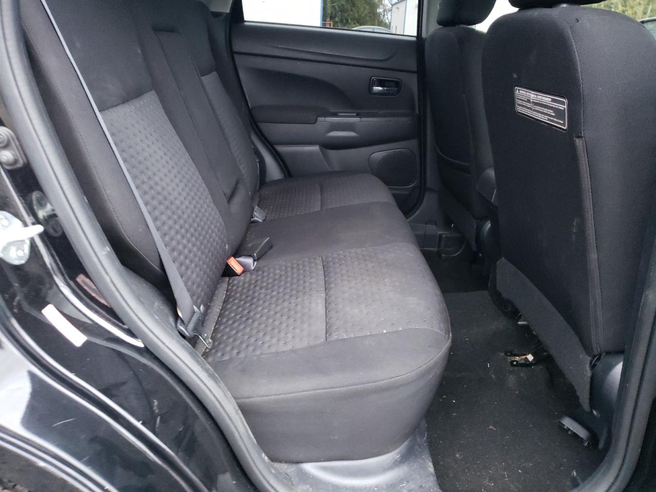 2011 Mitsubishi Outlander - Image 11