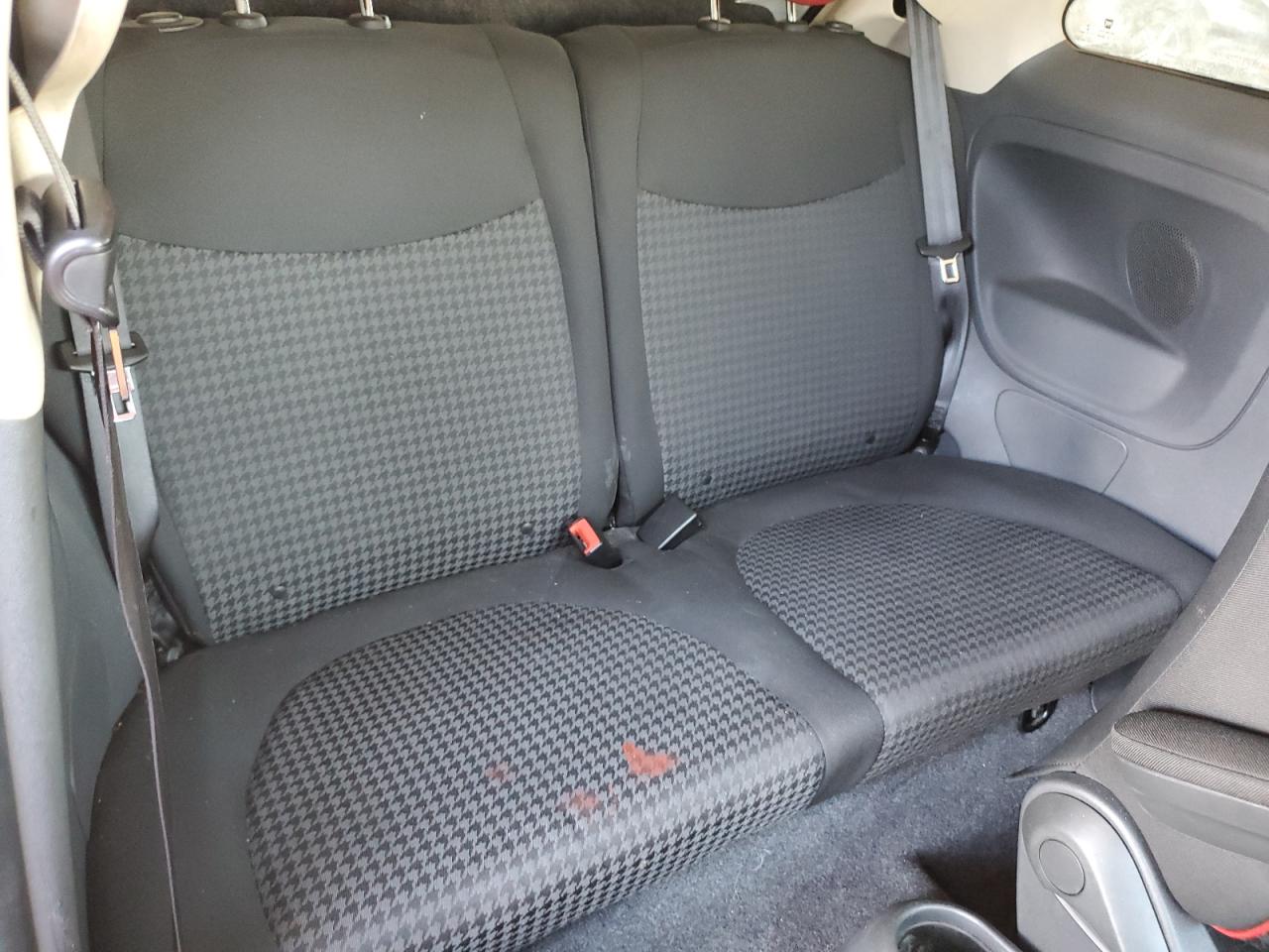 2017 Fiat 500 - Image 11