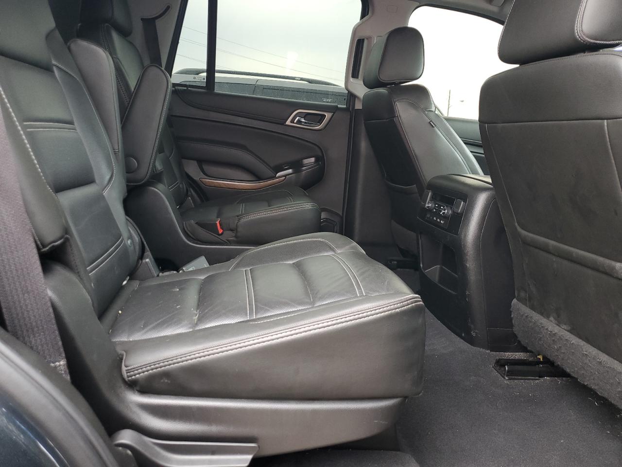 2019 GMC Yukon - Image 11