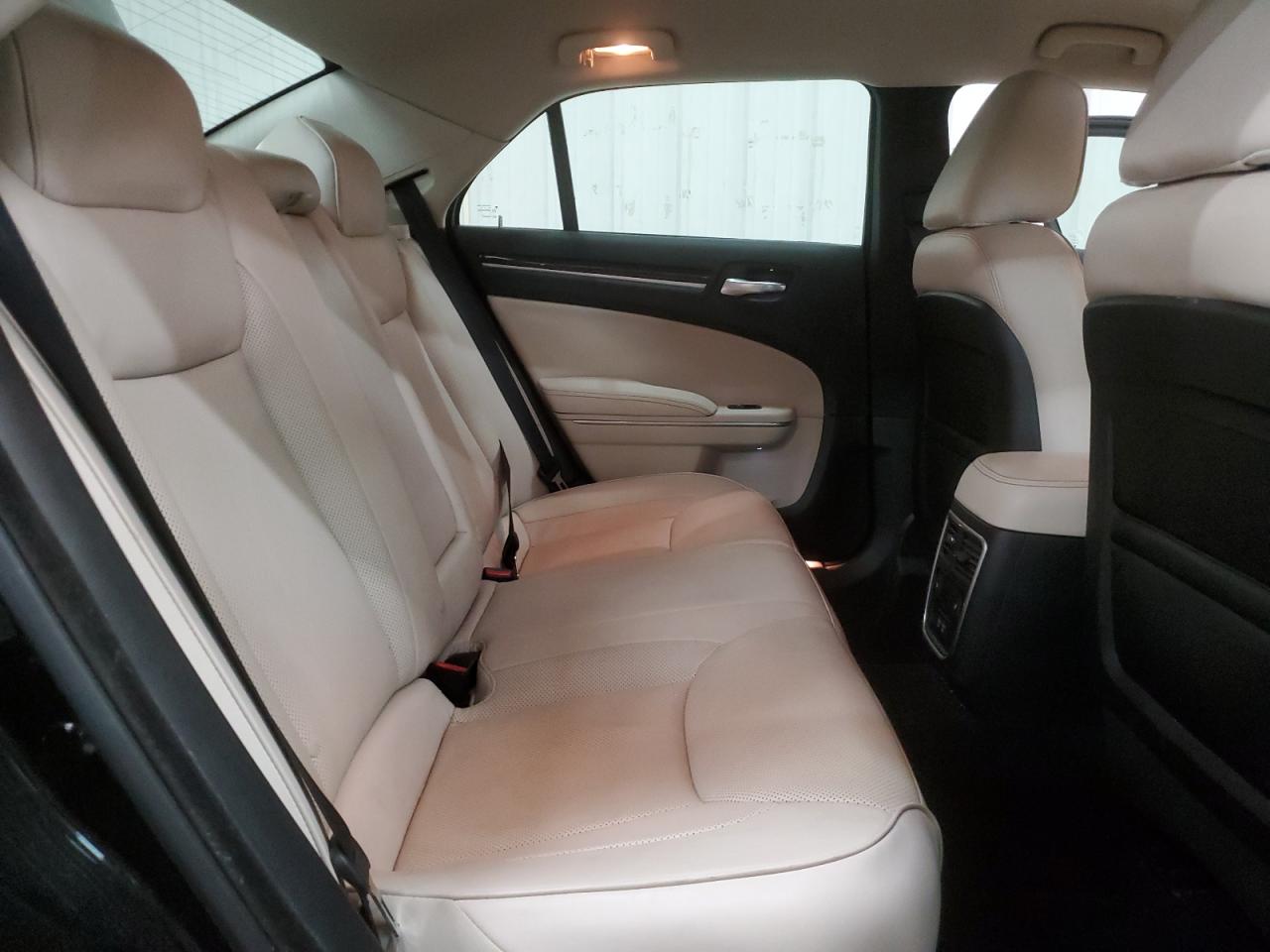 2019 Chrysler 300 Limited VIN: 2C3CCAKG0KH580552 Lot: 43329005