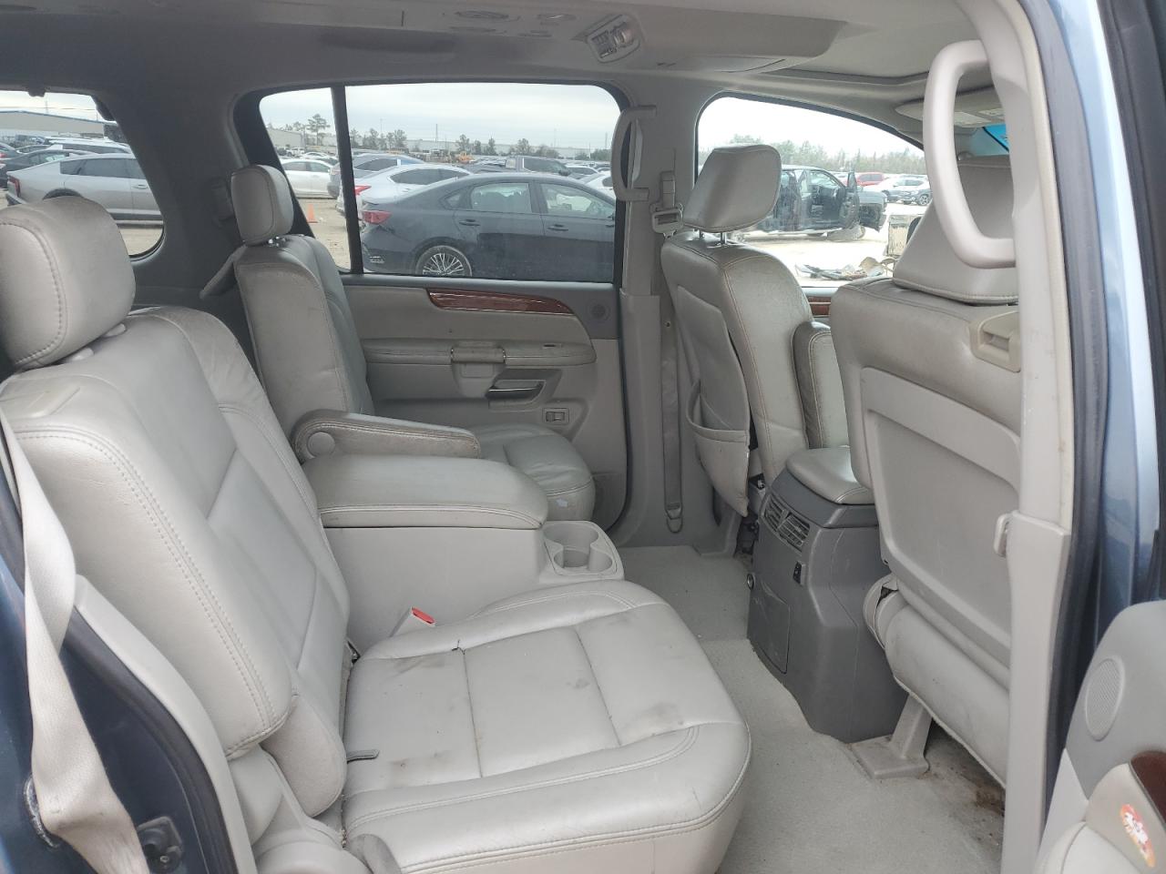 2008 Infiniti QX56 - Image 11