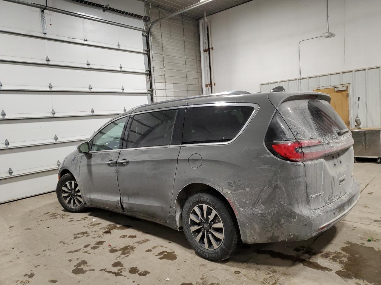 2021 Chrysler Pacifica - Image 2