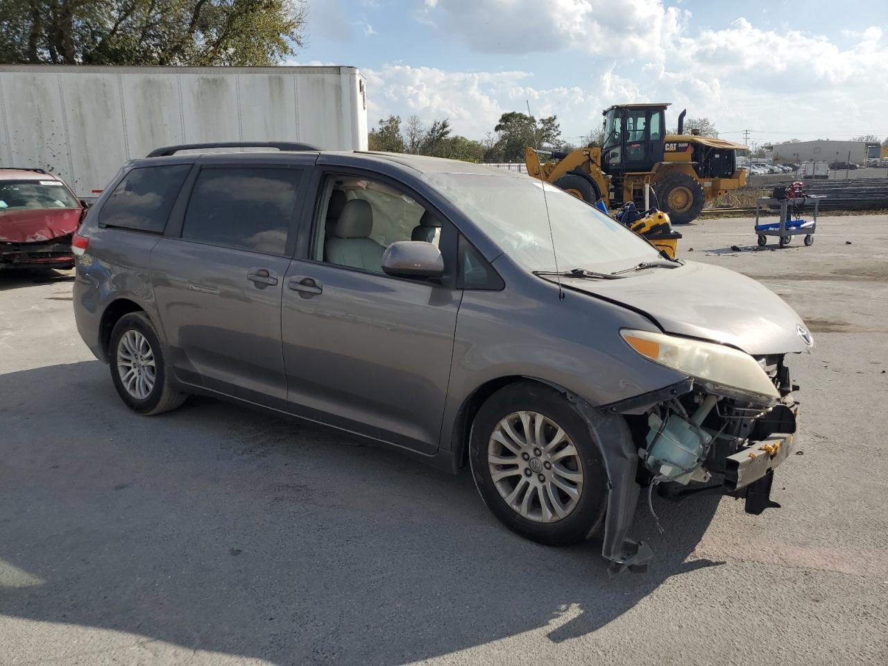 2014 Toyota Sienna - Image 4