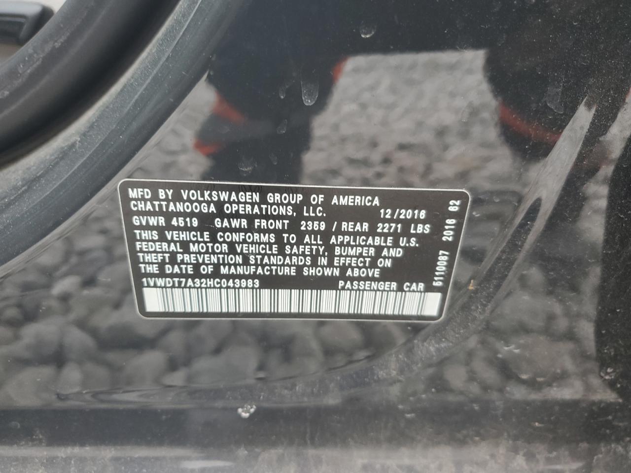 2017 Volkswagen Passat - Image 15