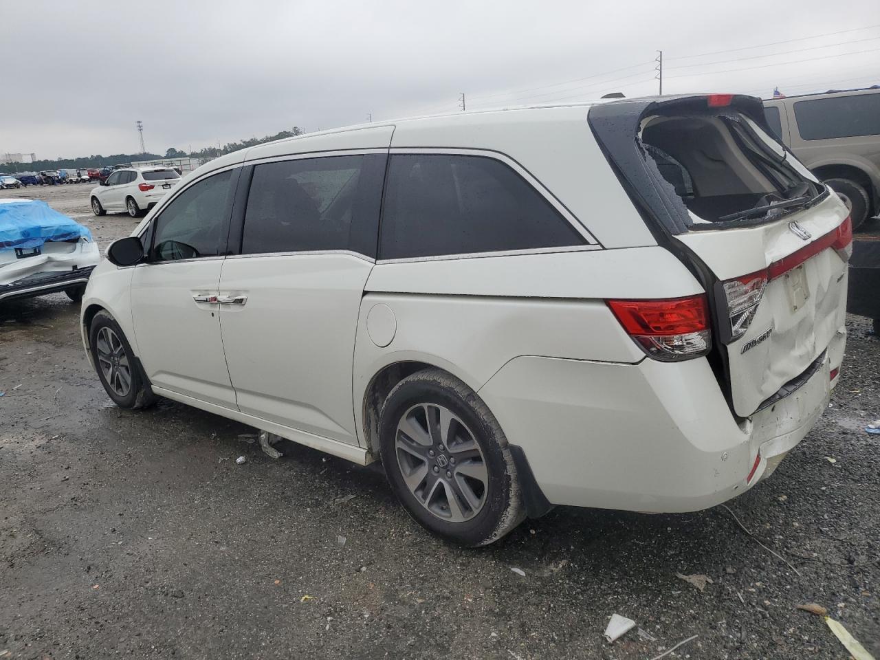 2014 Honda Odyssey - Image 2