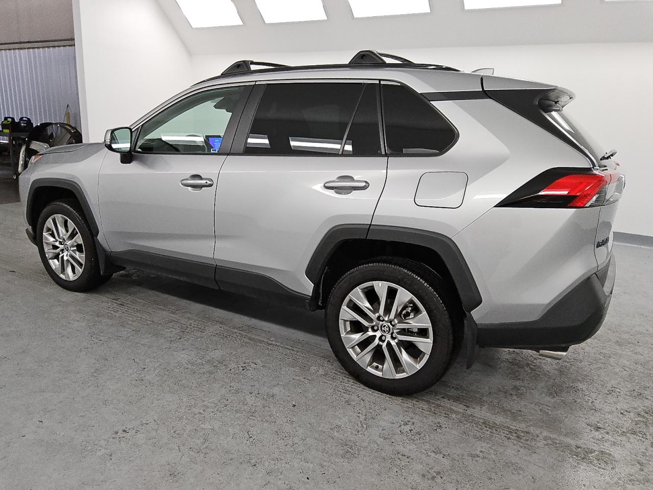 2023 Toyota RAV 4 - Image 2