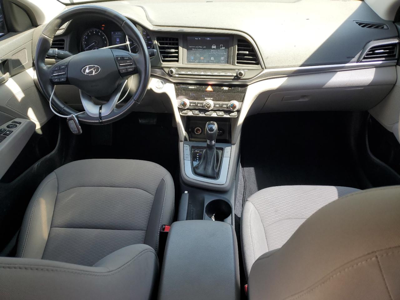 2019 Hyundai Elantra - Image 8
