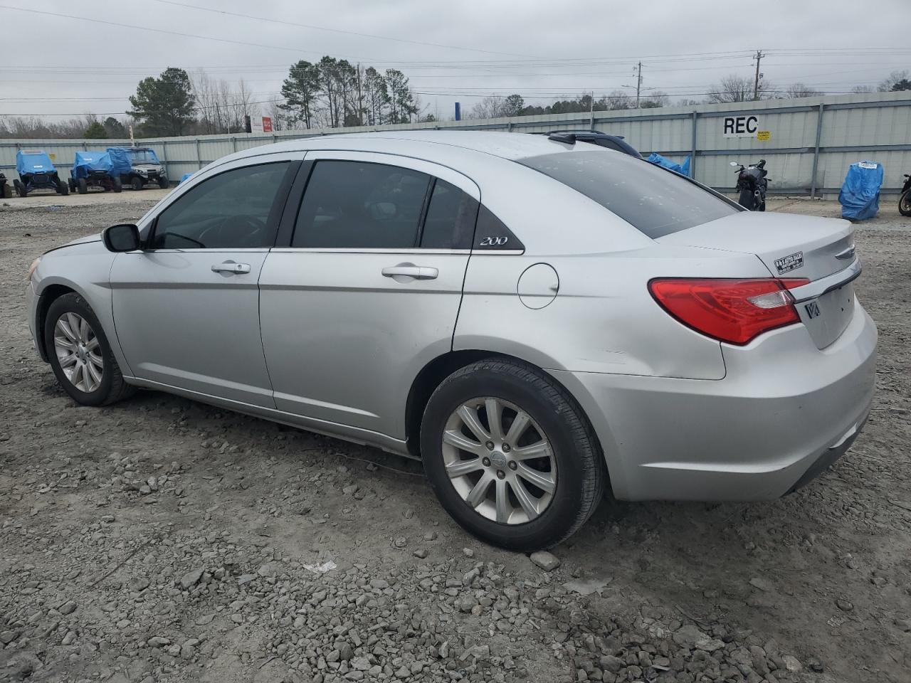 2011 Chrysler 200 - Image 2