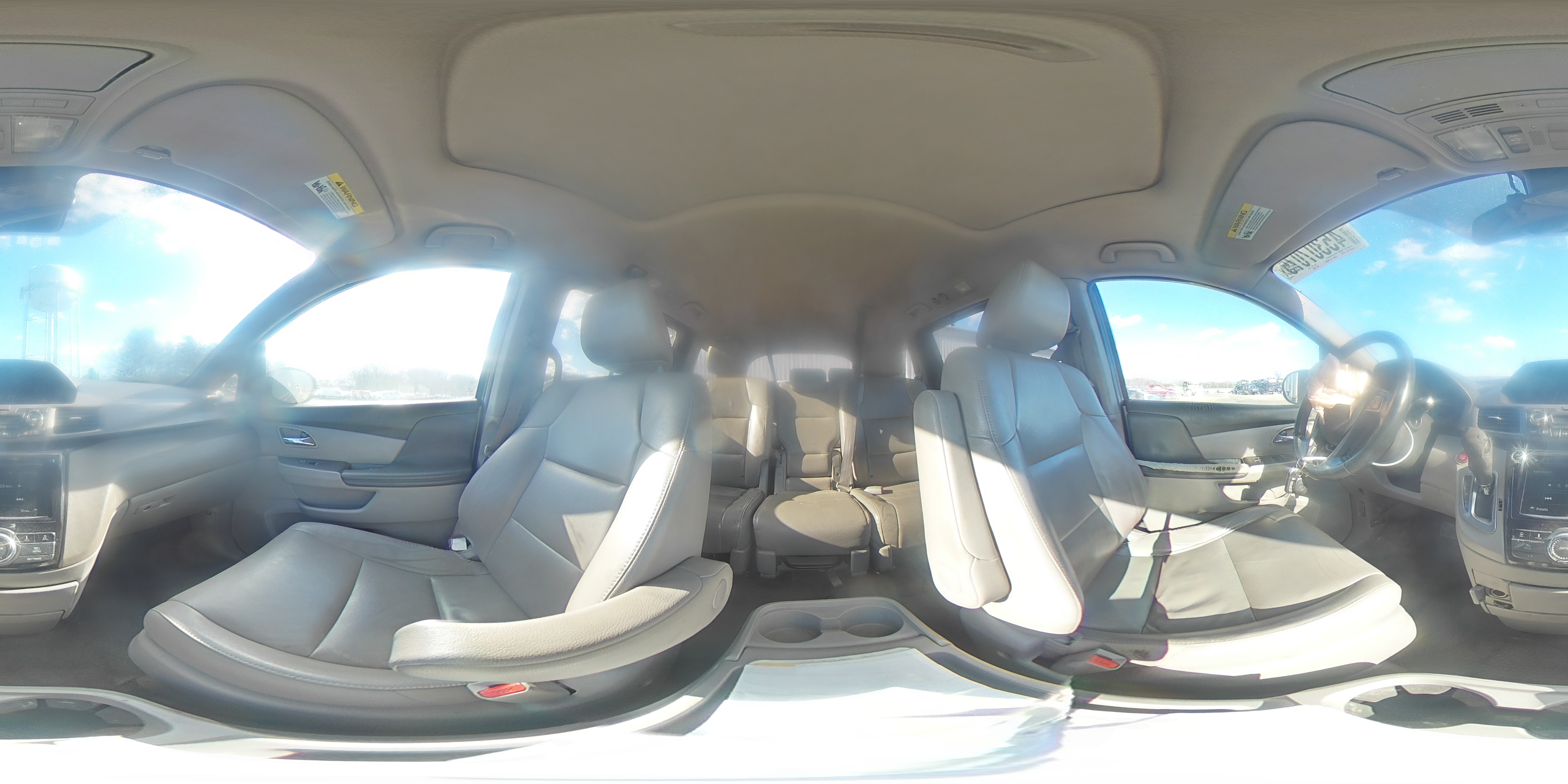 2015 Honda Odyssey - Image 16