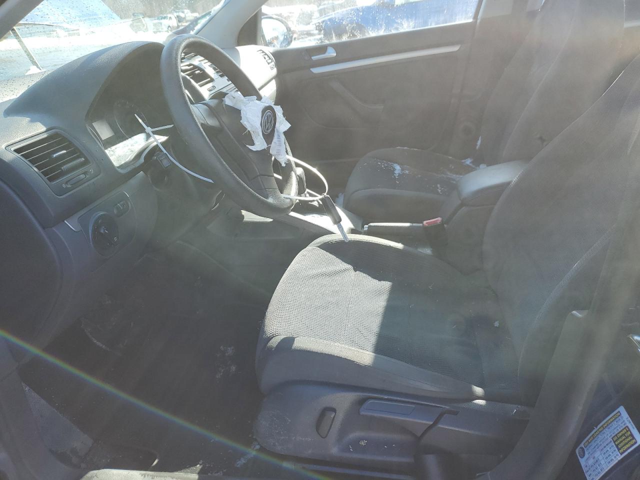 2008 Volkswagen Golf - Image 7