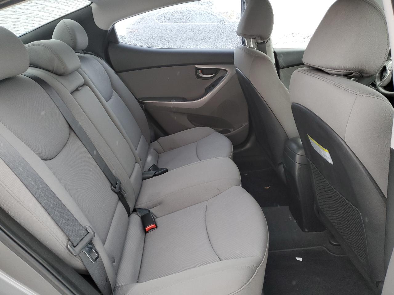 2013 Hyundai Elantra - Image 10