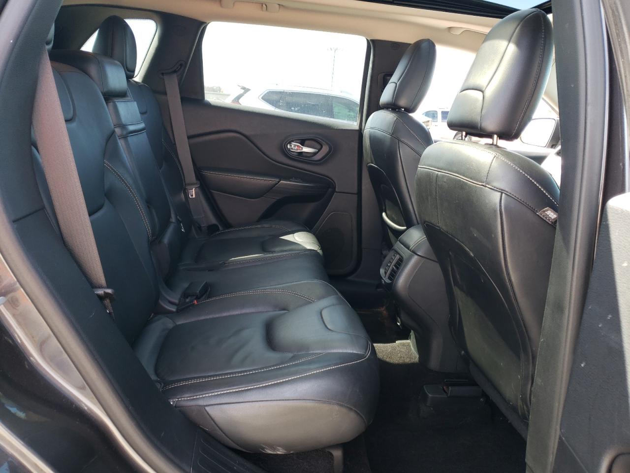 2015 Jeep Grand Cherokee - Image 11