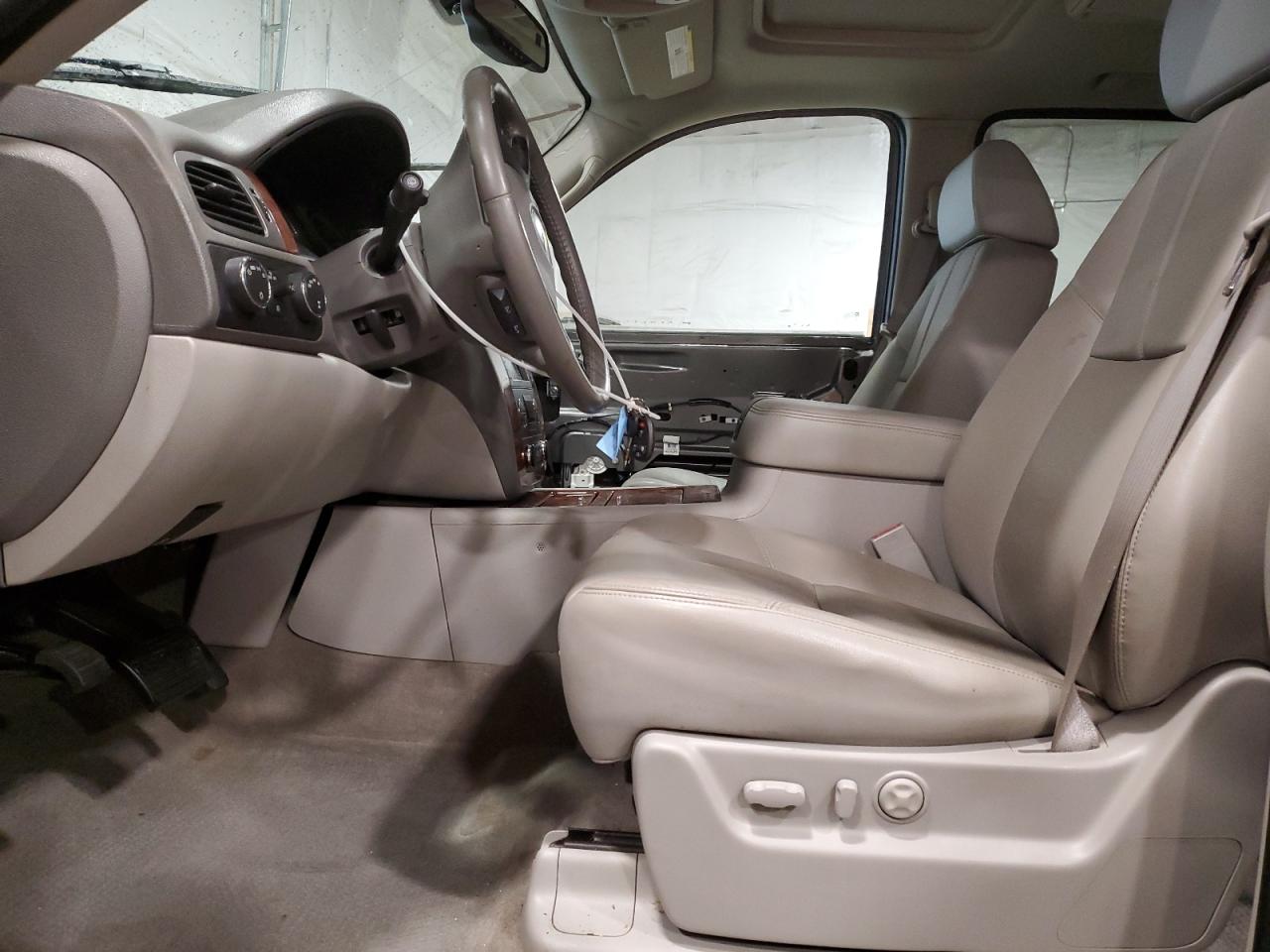 2008 Chevrolet Tahoe - Image 7