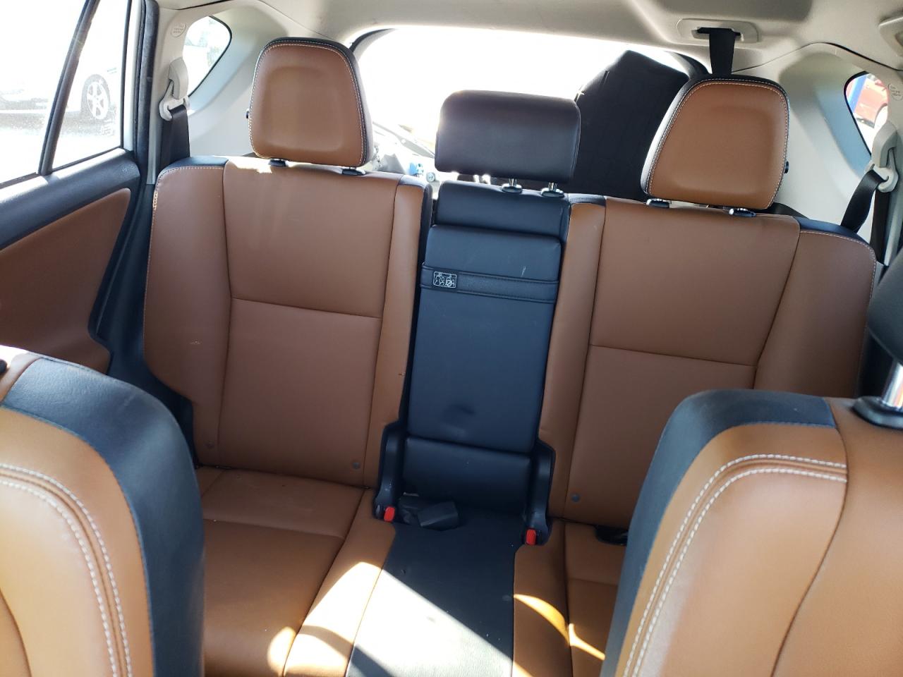 2017 Toyota RAV 4 - Image 10