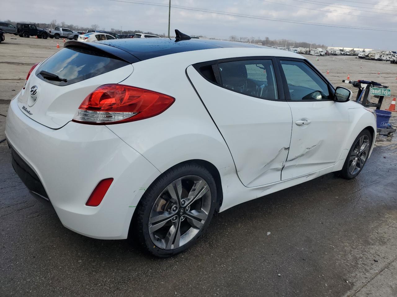 2017 Hyundai Veloster - Image 3