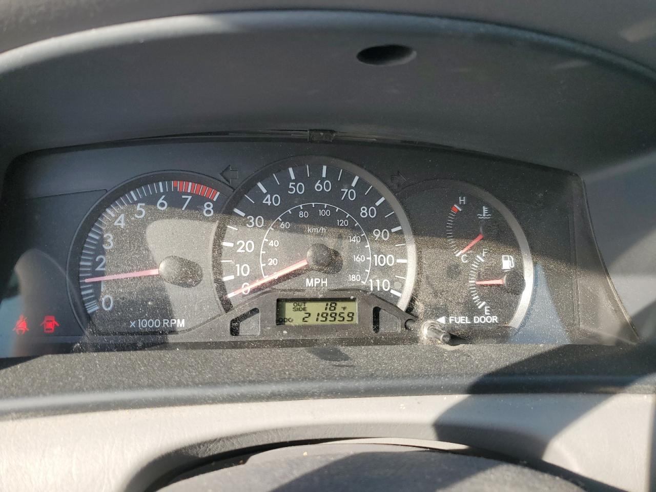 2004 Toyota Corolla - Image 9