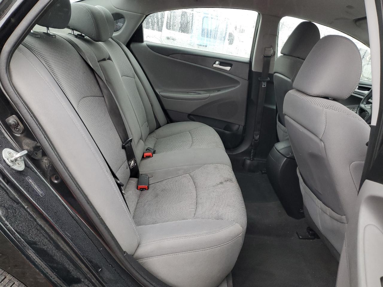 2013 Hyundai Sonata - Image 10