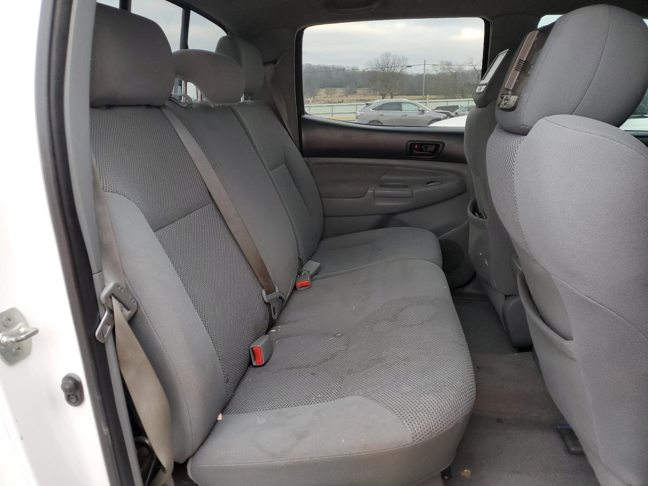 2011 Toyota Tacoma - Image 11